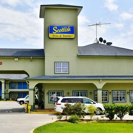 Scottish Inn And Suites Alvin Esterno foto