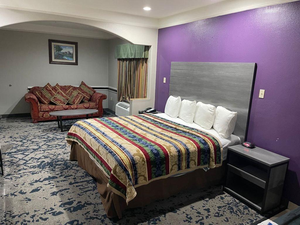 Scottish Inn And Suites Alvin Esterno foto