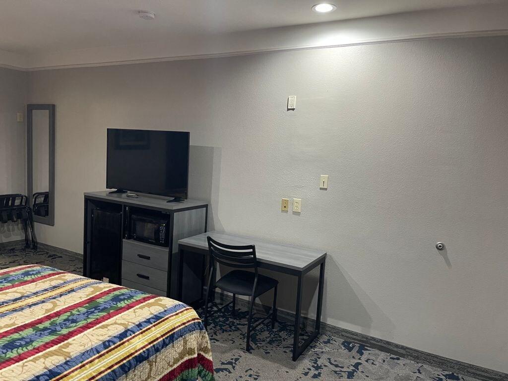 Scottish Inn And Suites Alvin Esterno foto