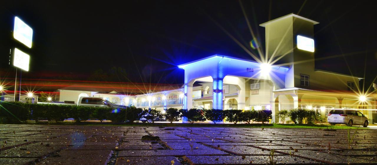 Scottish Inn And Suites Alvin Esterno foto
