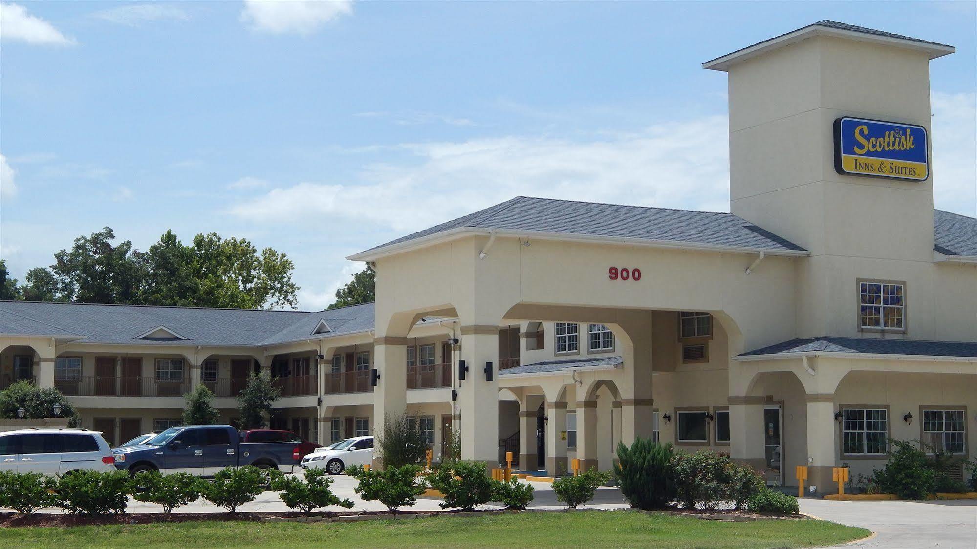 Scottish Inn And Suites Alvin Esterno foto